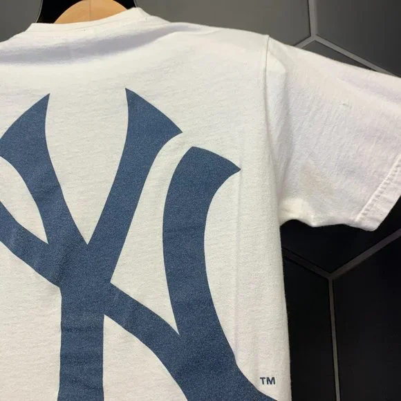 ~Used! Unisex Supreme Yankee Box Logo White Hype Streetwear Shirt Size Medium - Picture 6 of 7